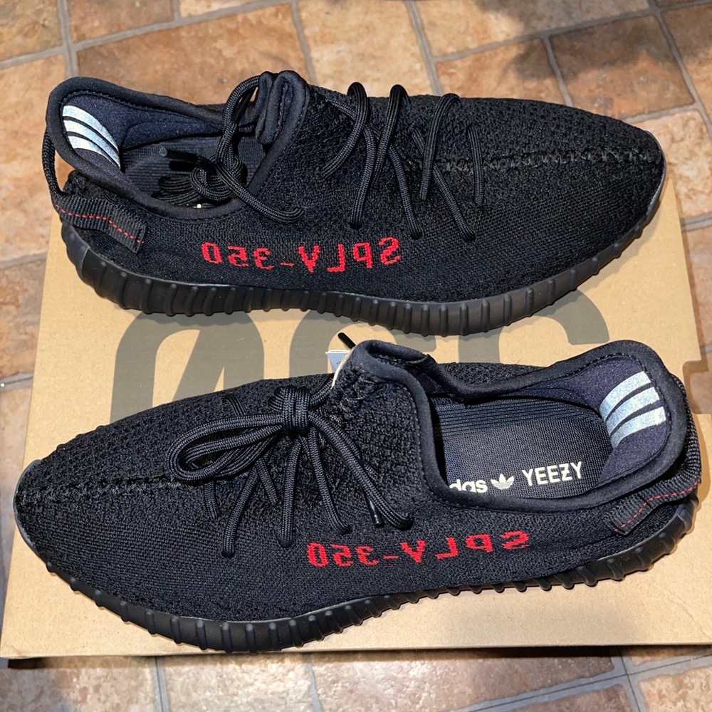 Brand new Yeezys Never used .. size 11.5